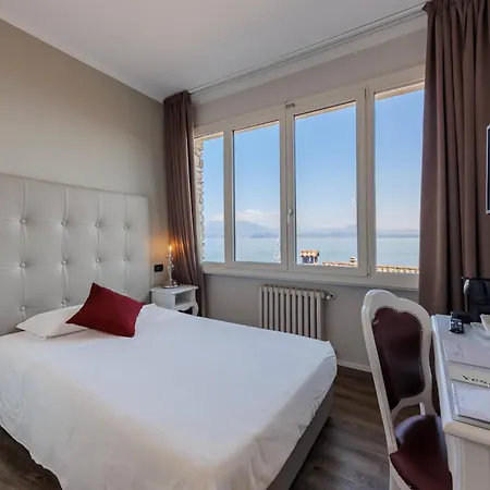 Hotel Degli Oleandri Sirmione Exterior photo