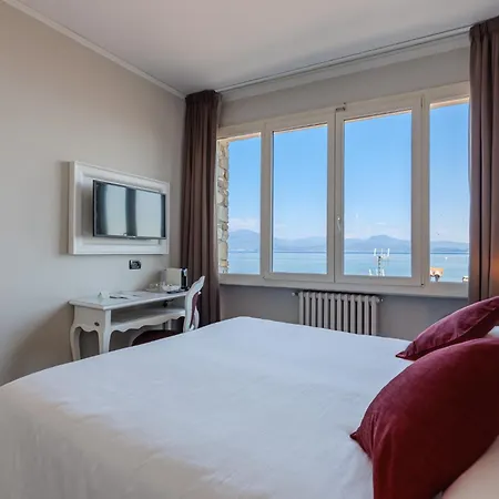 Hotel Degli Oleandri Sirmione Exterior photo