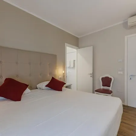 Hotel Degli Oleandri Sirmione Exterior photo